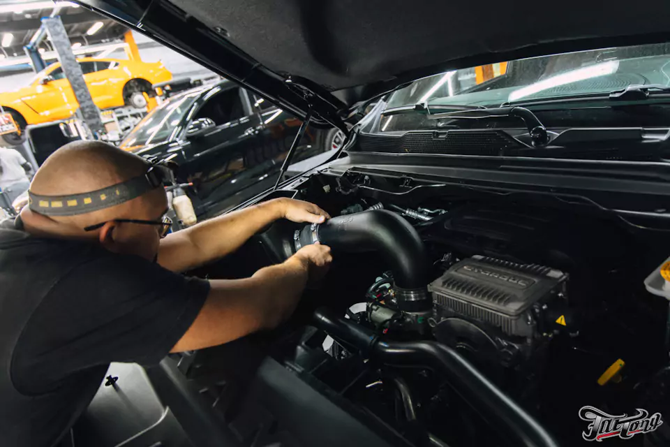 Установили систему холодного впуска на RAM 1500